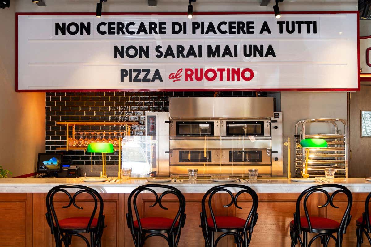 Al Ruotino: la pizza di una volta torna protagonista nel cuore di Napoli