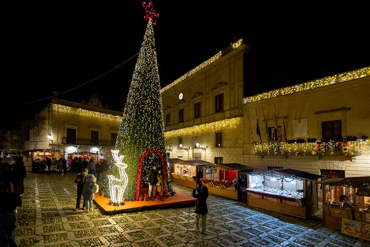 Natività viventi e carillon: Erice celebra il Natale con esperienze uniche Natività viventi e carillon: Erice celebra il Natale con esperienze uniche