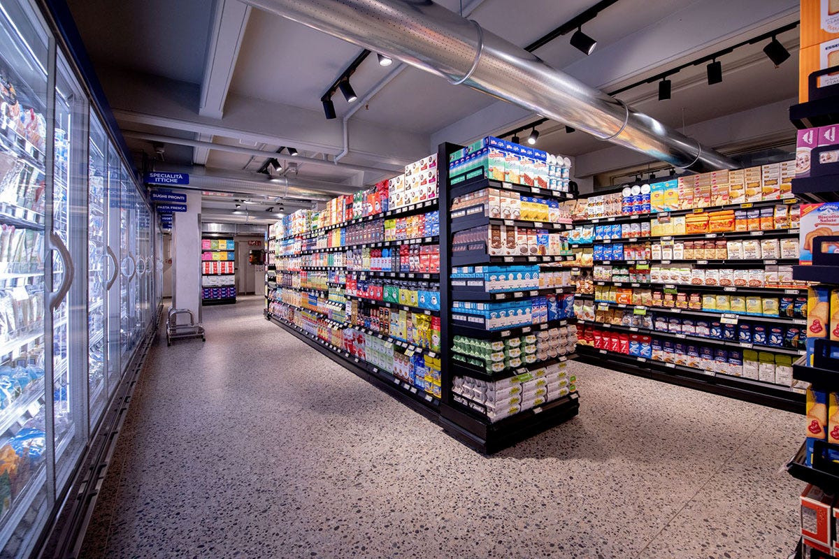 Uno scorcio dell'interno dello store LaEsse di Roma Esselunga, la pandemia non ferma la crescita di superstore e LaEsse