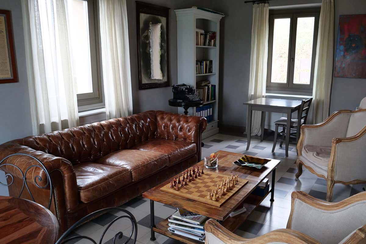 Una delle sale Cascina Faletta, un fascino d'&eacute;lite nel cuore del Monferrato