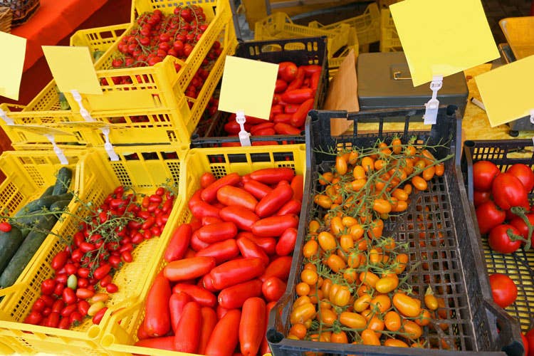 (Falsi pomodori di Pachino nei surgelati I carabinieri sequestrano 2.500 confezioni)