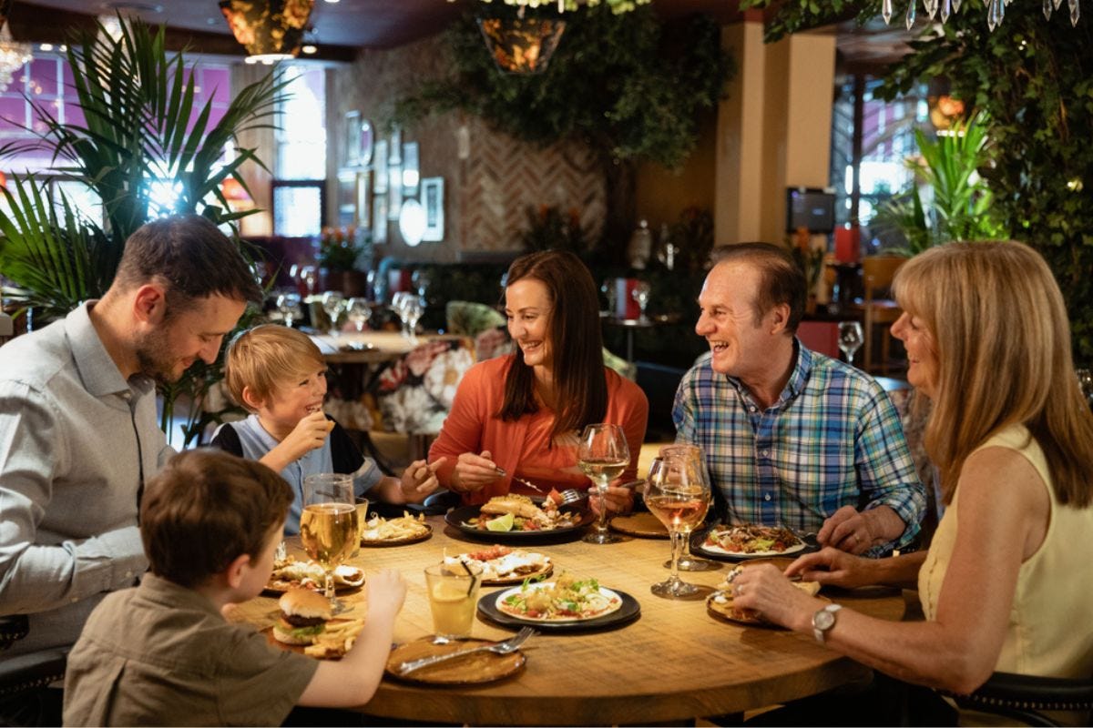 Più bambini e famiglie al ristorante con il progetto “Aggiungi un posto a tavola”