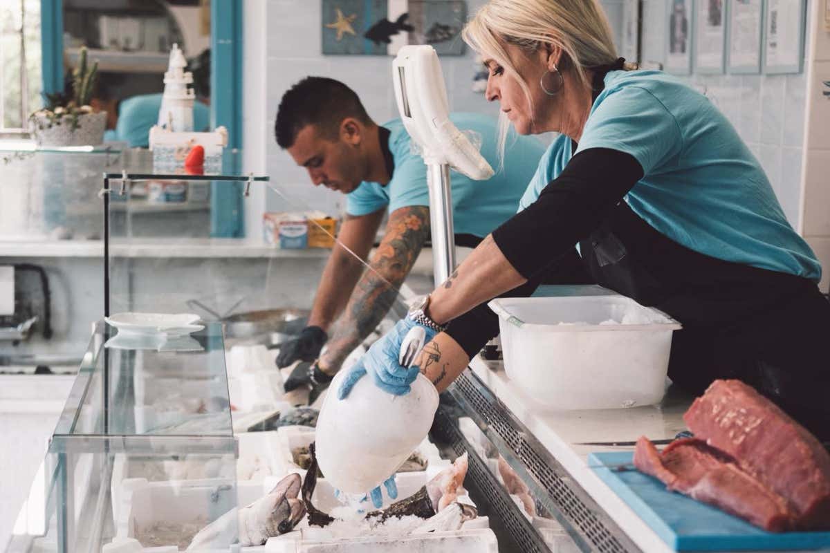 Tra le colline umbre spuntano i salumi di pesce: il laboratorio di Sapore di Mare Tra le colline umbre spuntano i salumi di pesce: il laboratorio di Sapore di Mare