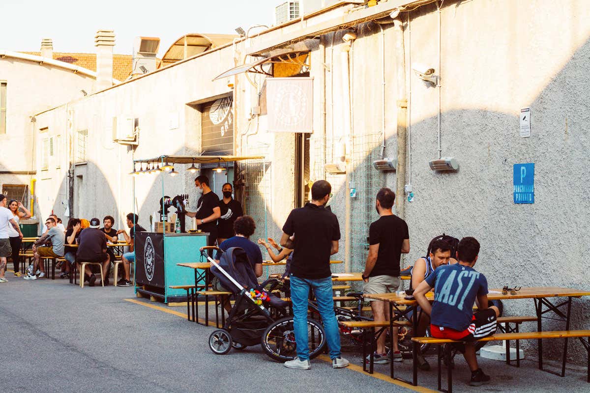 Una birra italiana invecchiata in botte di Cognac? Si chiama Ring Light e viene da Roma