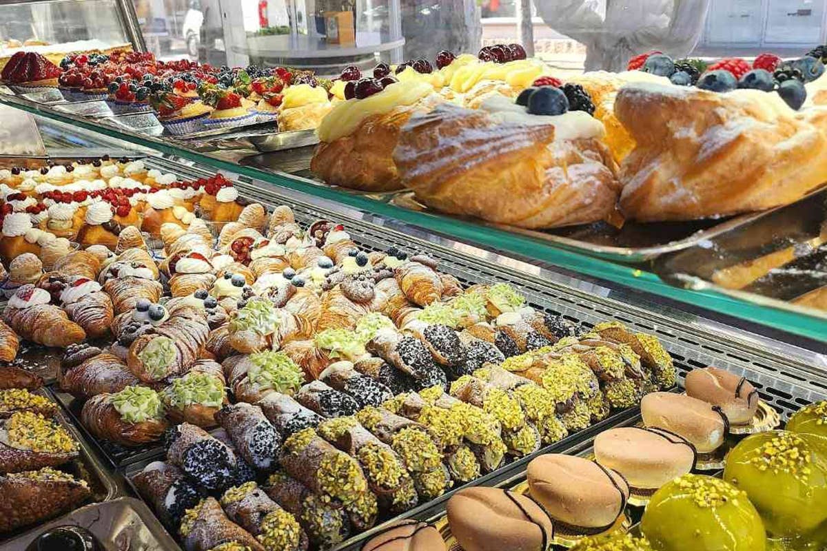 La Torta Isclana e la pasticceria ischitana di Luigi Di Meglio