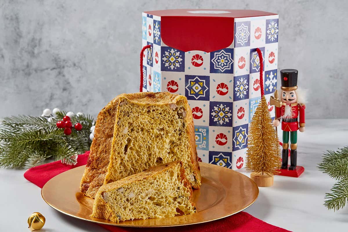 Babà salati e pandoro con friarielli: incontrare Napoli a CityLife a Milano Babà salati e pandoro con friarielli: incontrare Napoli a CityLife a Milano