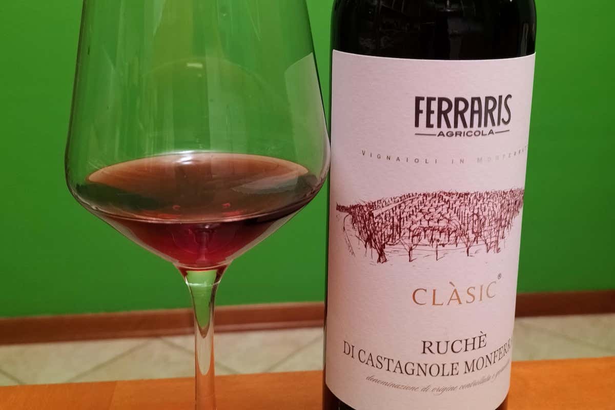 Dalla “sciabolata” ai sorsi di vino: viaggio nel Monferrato di Luca Ferraris