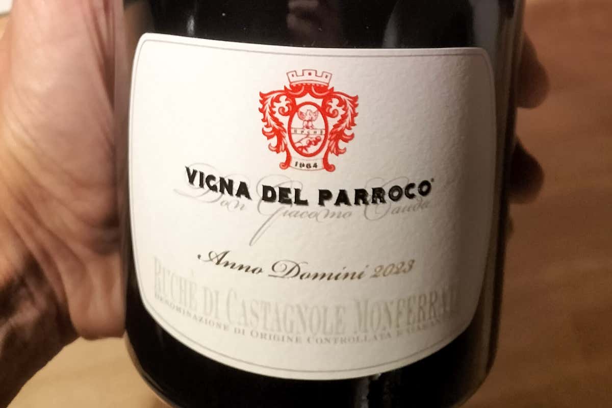 Dalla “sciabolata” ai sorsi di vino: viaggio nel Monferrato di Luca Ferraris