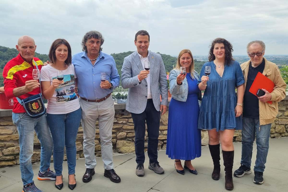 Quattro giorni di festa per il Moscato di Scanzo e i sapori della Bergamasca Quattro giorni di festa per il Moscato di Scanzo e i sapori della Bergamasca