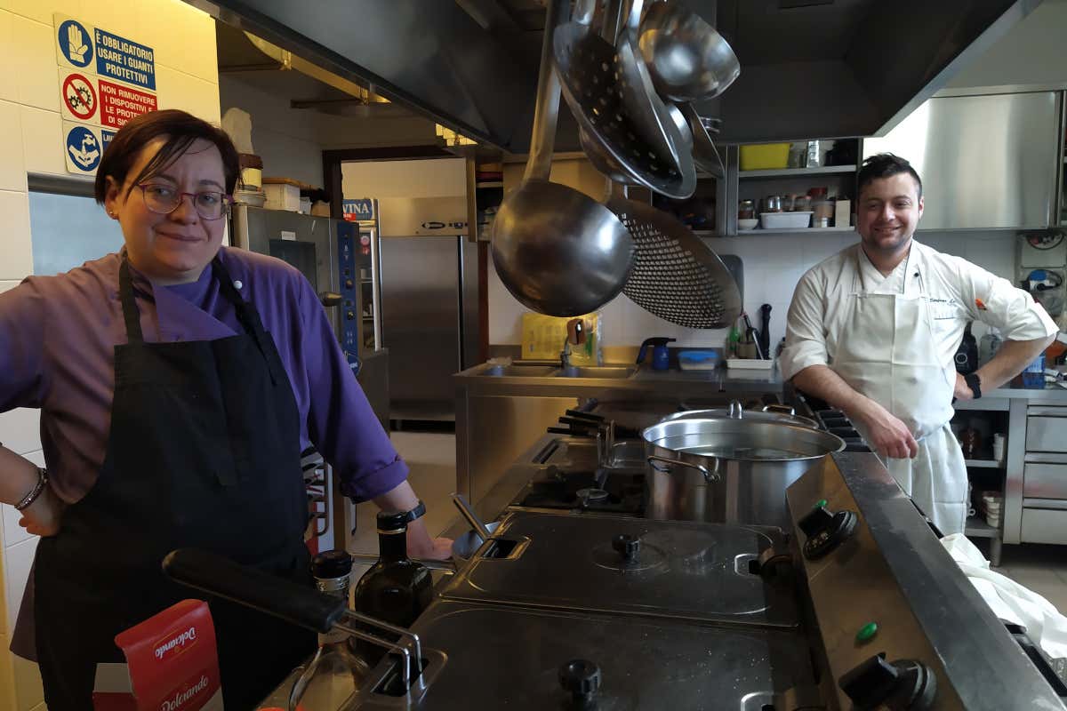 Silvia e Stefano Loda in cucina Semplicit&agrave;, territorialit&agrave; e gusto: ecco i capisaldi di Finil del Pret