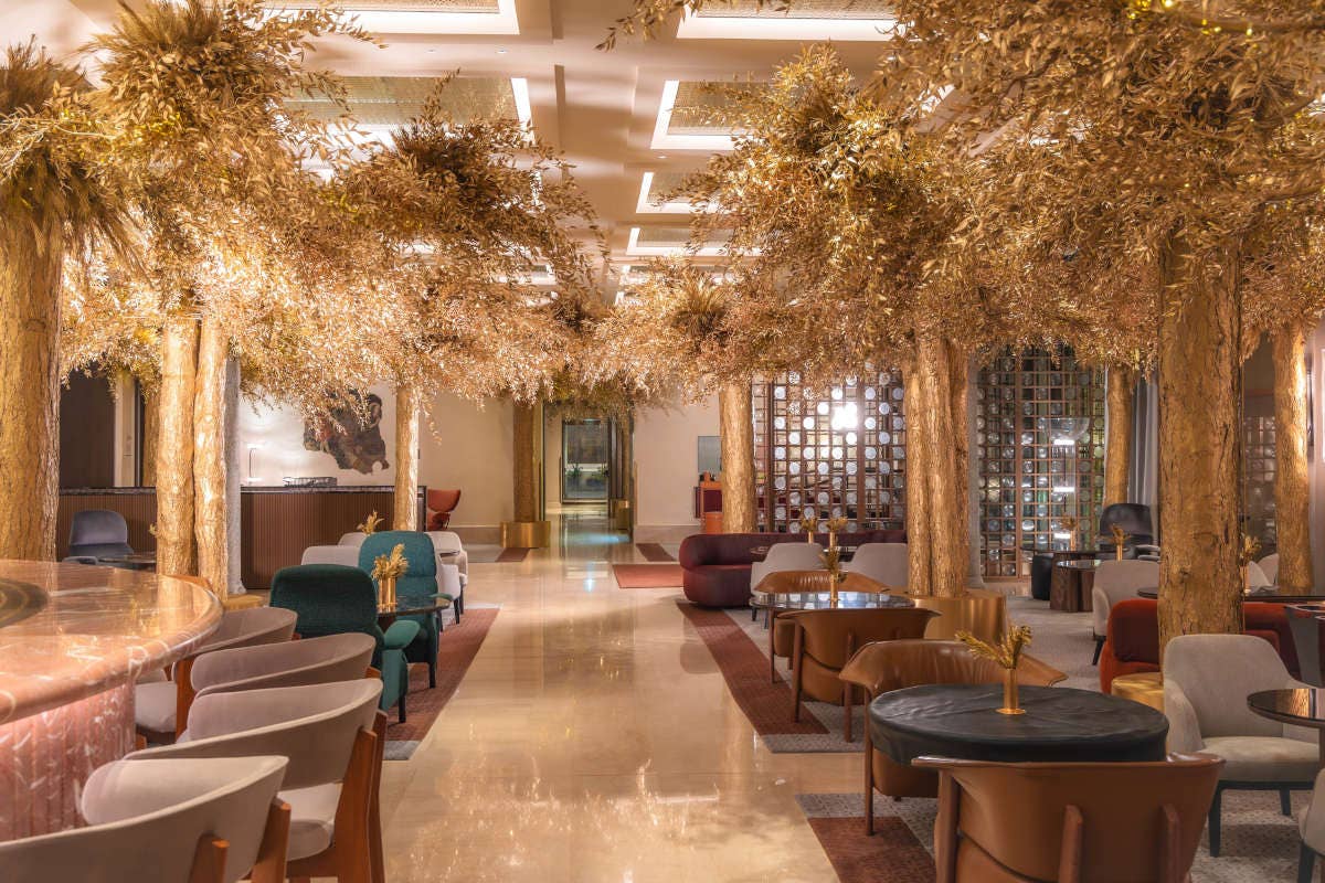 I migliori allestimenti natalizi 2024 degli hotel: Four Seasons Hotel, Milano