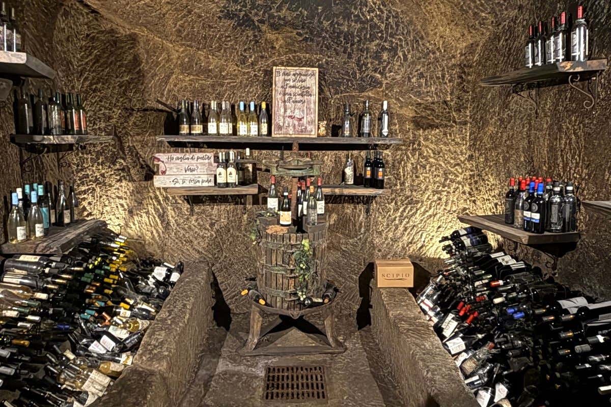 La Fraschetta degli Antichi Sapori, ristorante di cucina tipica scavato nella roccia La Fraschetta degli Antichi Sapori, ristorante di cucina tipica scavato nella roccia