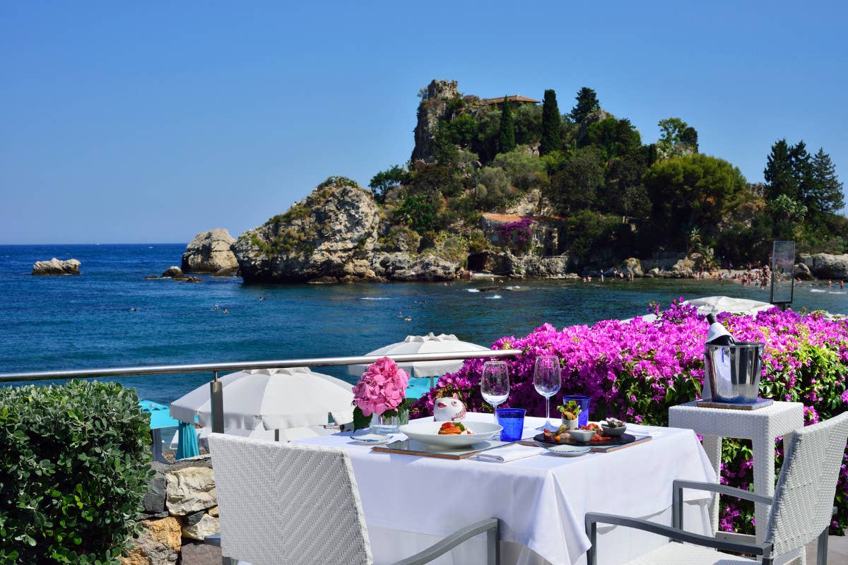 A Taormina il ristorante Fusion di La Plage Resort si rinnova per l'estate