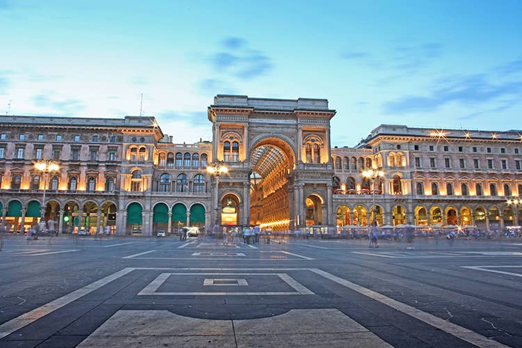 Galleria Vittorio Emanuele - Milano, limiti in Galleria Accessi limitati e controlli severi