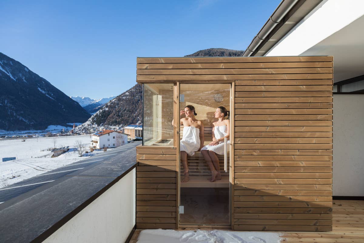 Sauna sul balcone della Bellavista Suite  Il nuovo volto del Garberhof dove il lusso diventa... silenzioso