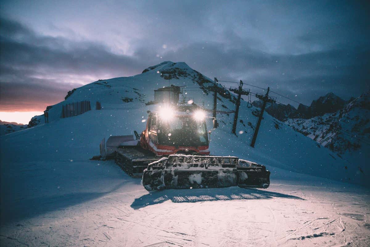 Da provare le avventure sulla neve con il pistenbully tour San Martino di Castrozza, un mondo di proposte oltre lo sci