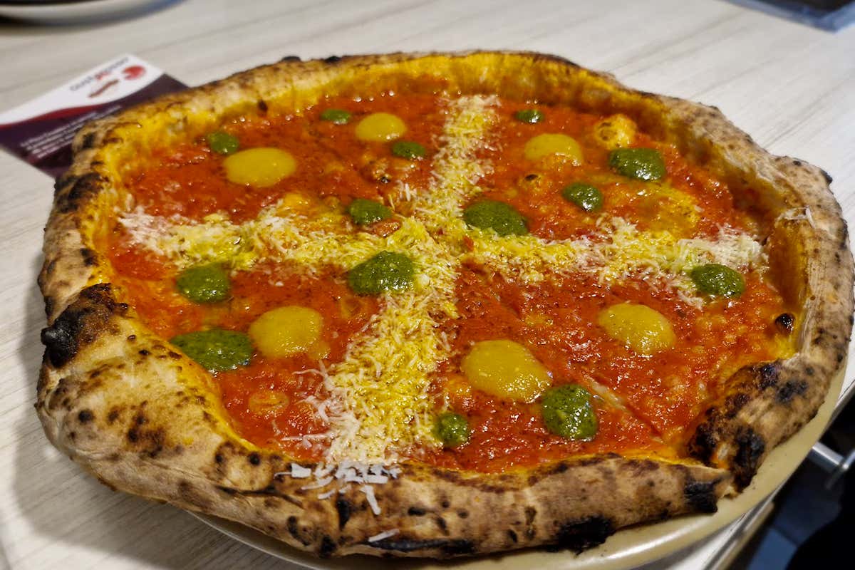 Pomodoro Cesarino, varietà salvata dall’oblio: nasce la Pizza Cesarina