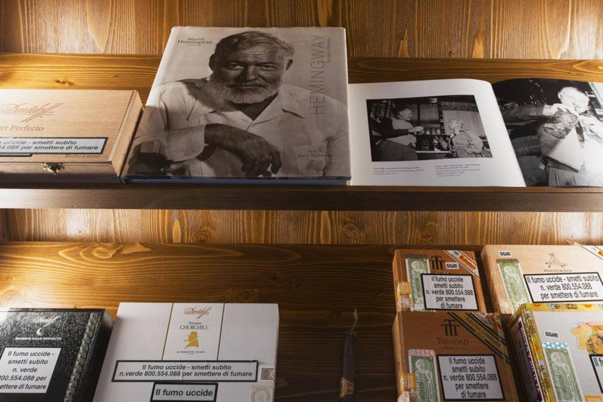 Un particolare della mostra dedicata a Hemingway L’Hotel de la Poste si prepara ad accogliere i suoi ospiti per l’estate a Cortina