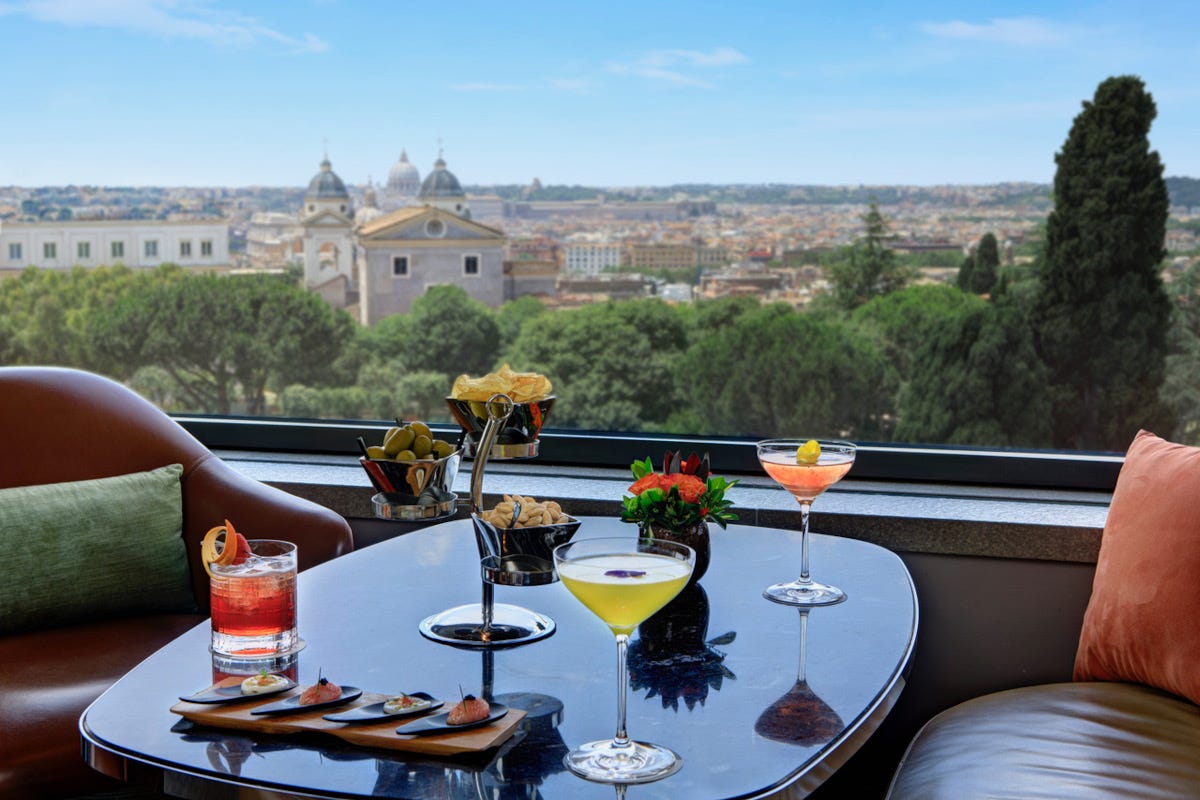 Sacra l'ora dell'aperitivo Hotel Eden, a Roma i cocktail cambiano stile