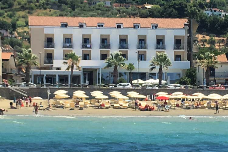 L'Hotel Serenella di Agropoli (Soggiorno all&rsquo;Hotel Serenella tra il Tirreno e le colline cilentane)