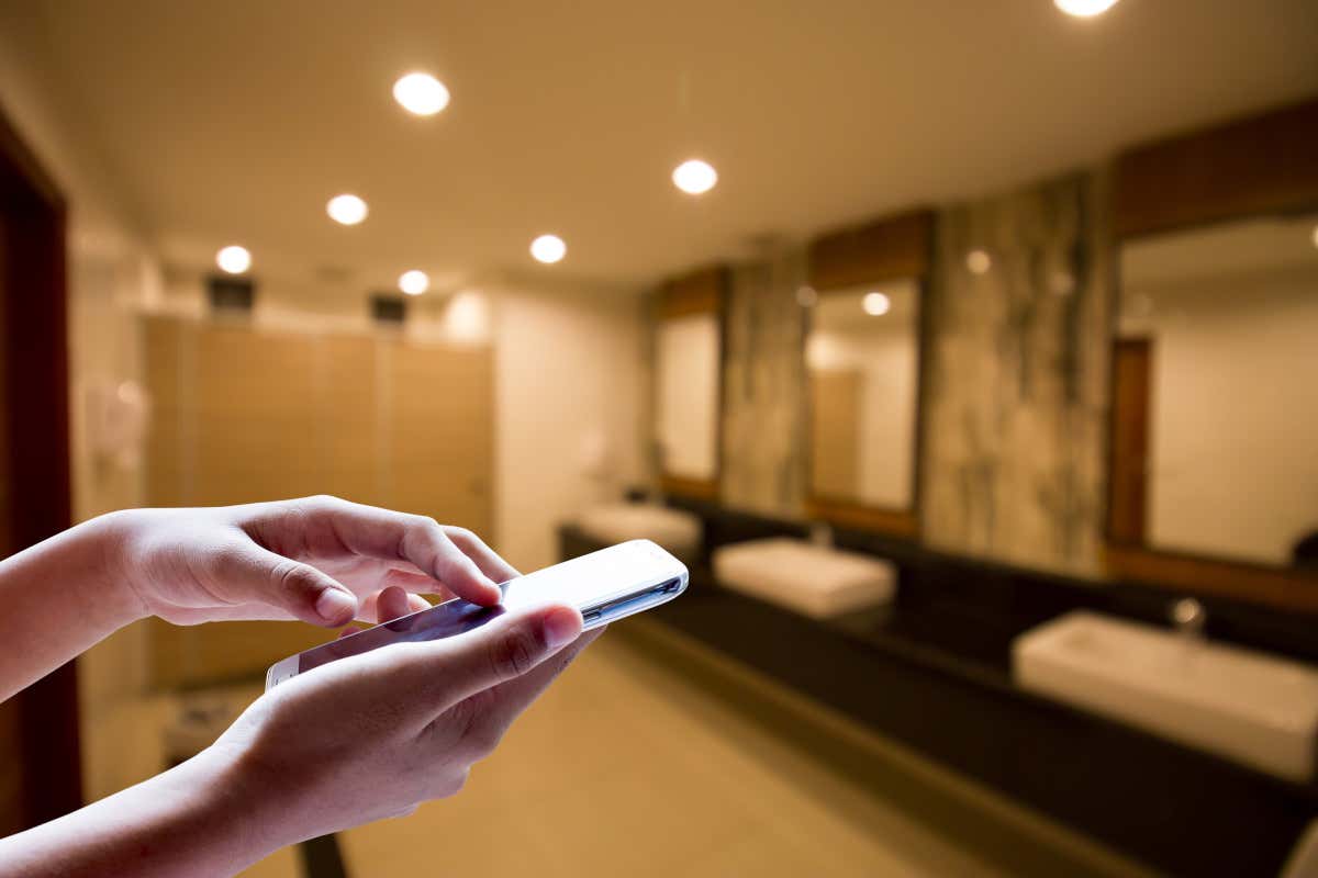 Bagni sporchi? Una stella in meno: ecco come l’hotel del futuro diventa hi-tech Bagni sporchi? Una stella in meno: ecco come l’hotel del futuro diventa hi-tech