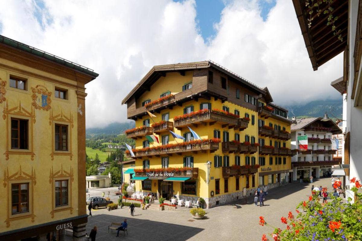 L'Hotel De La Poste L’Hotel de la Poste si prepara ad accogliere i suoi ospiti per l’estate a Cortina