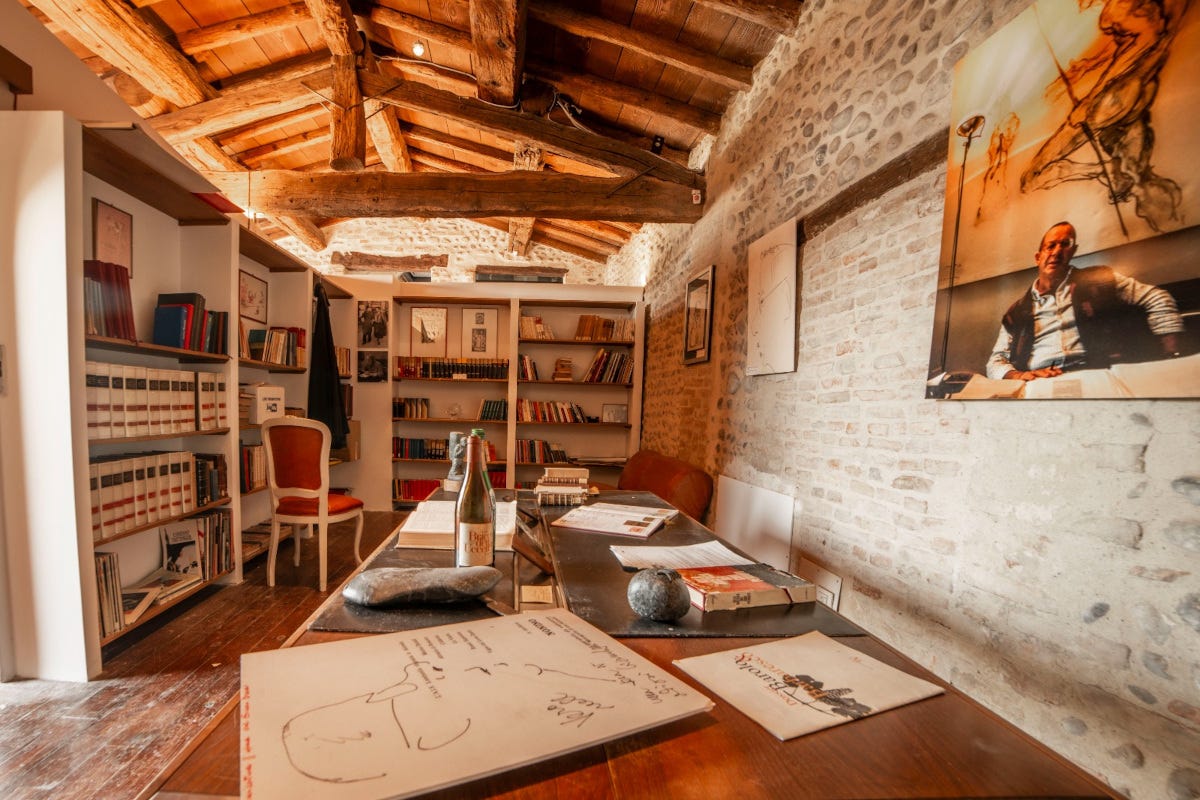 La memoria e l'opera di Luigi Veronelli rivivono a Bariano in uno spazio permanente