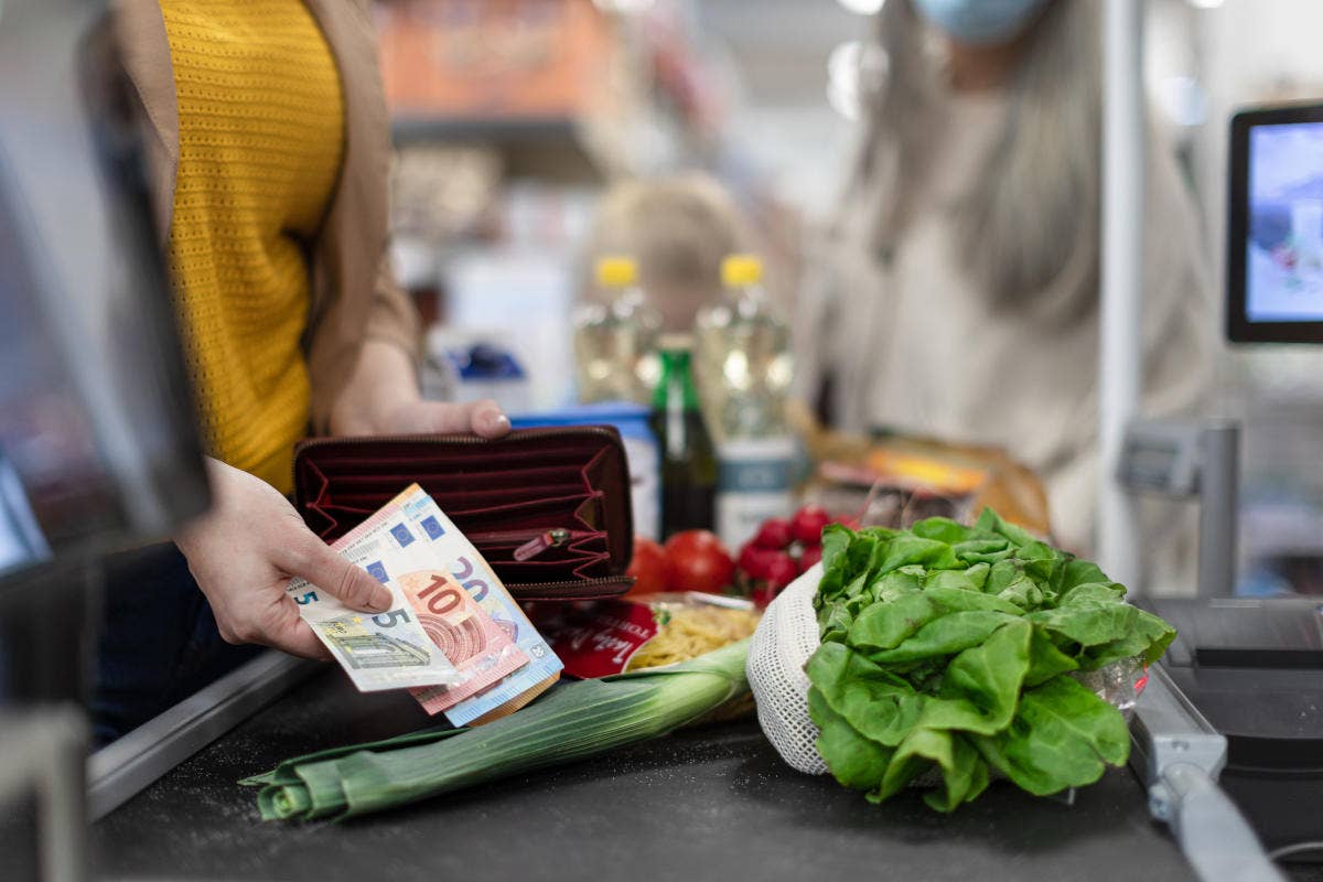 100 euro di risparmio per famiglia nella spesa alimentare. 3 mesi di Patto antinflazione