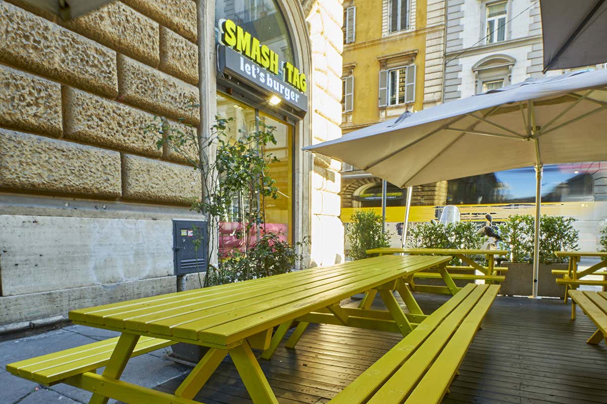 Il nuovo locale in zona Prati &egrave; su due piani con dehors: 70 coperti totali Smash Tag raddoppia nella capitale