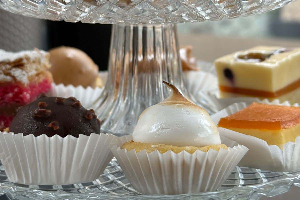 Tè dal mondo in un unico luogo: da Isanti, pluripremiata pasticceria in Tuscia Tè dal mondo in un unico luogo: da Isanti, pluripremiata pasticceria in Tuscia