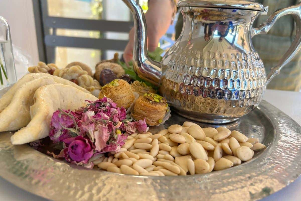 Tè dal mondo in un unico luogo: da Isanti, pluripremiata pasticceria in Tuscia Tè dal mondo in un unico luogo: da Isanti, pluripremiata pasticceria in Tuscia