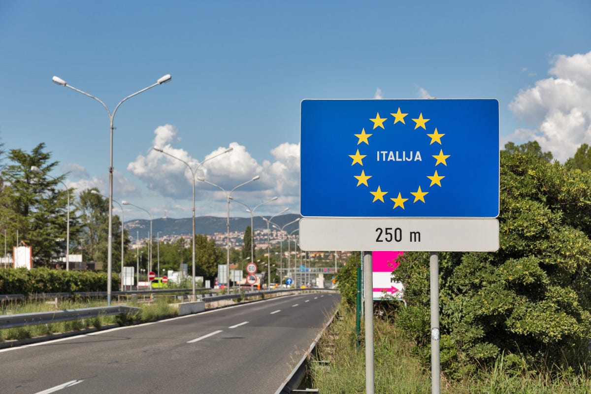 Cosa succede per chi entra ed esce dall'Italia dopo la sospensione di Schengen?