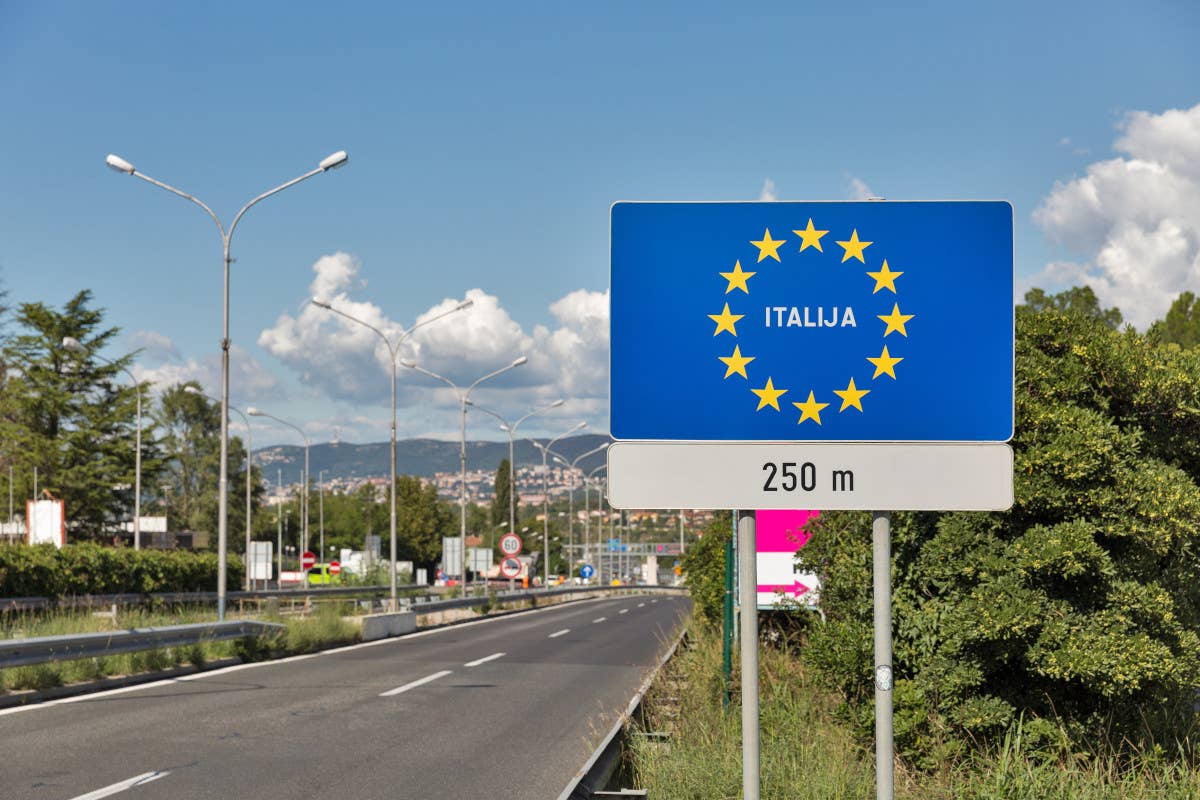 Cosa succede per chi entra ed esce dall'Italia dopo la sospensione di Schengen?