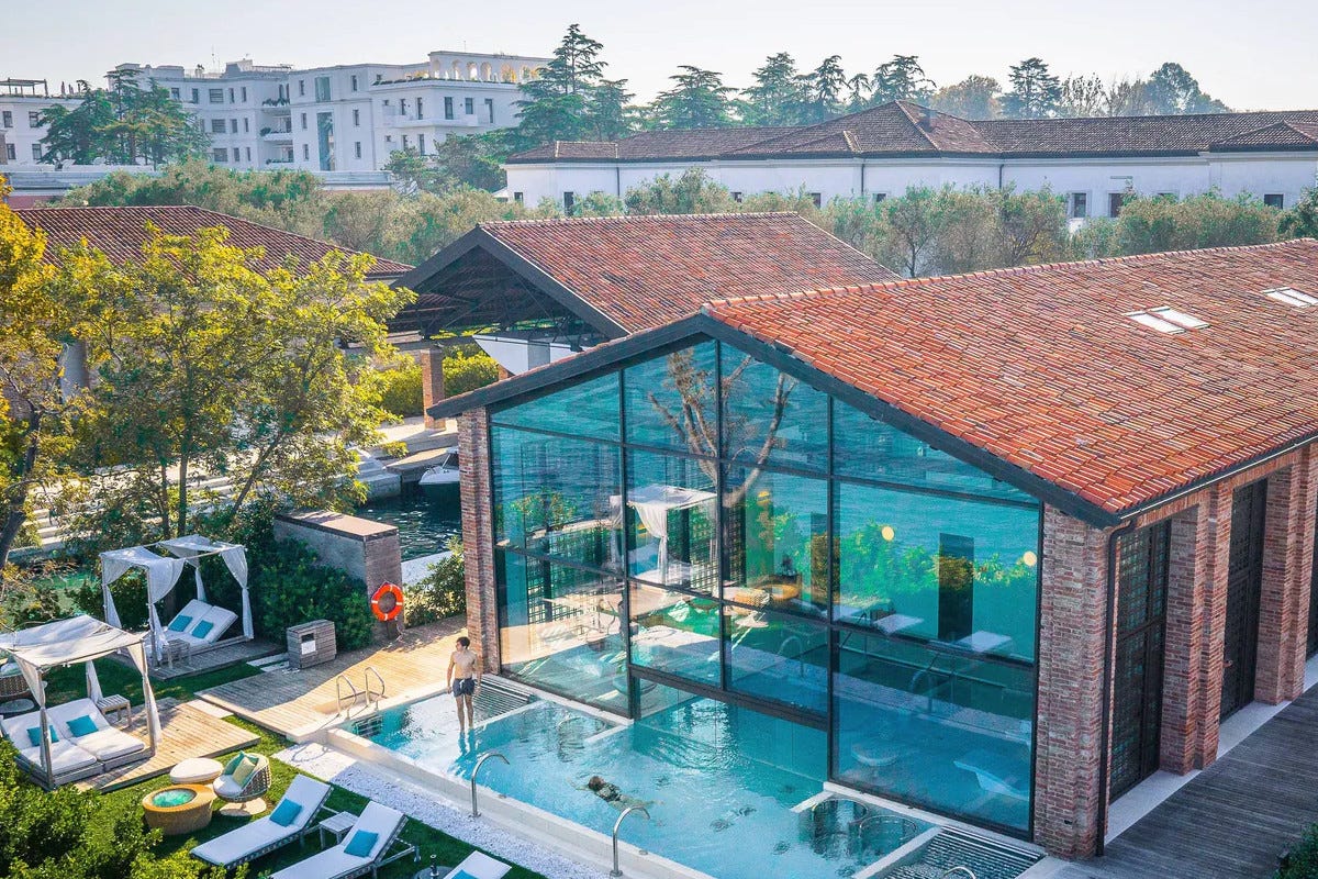 Il JW Marriott Venice Resort & Spa accoglie gli ospiti nel lusso dell'Isola delle Rose
