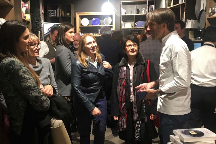 (KnIndustrie organizza un pizza partycon lo stellato Davide Oldani)