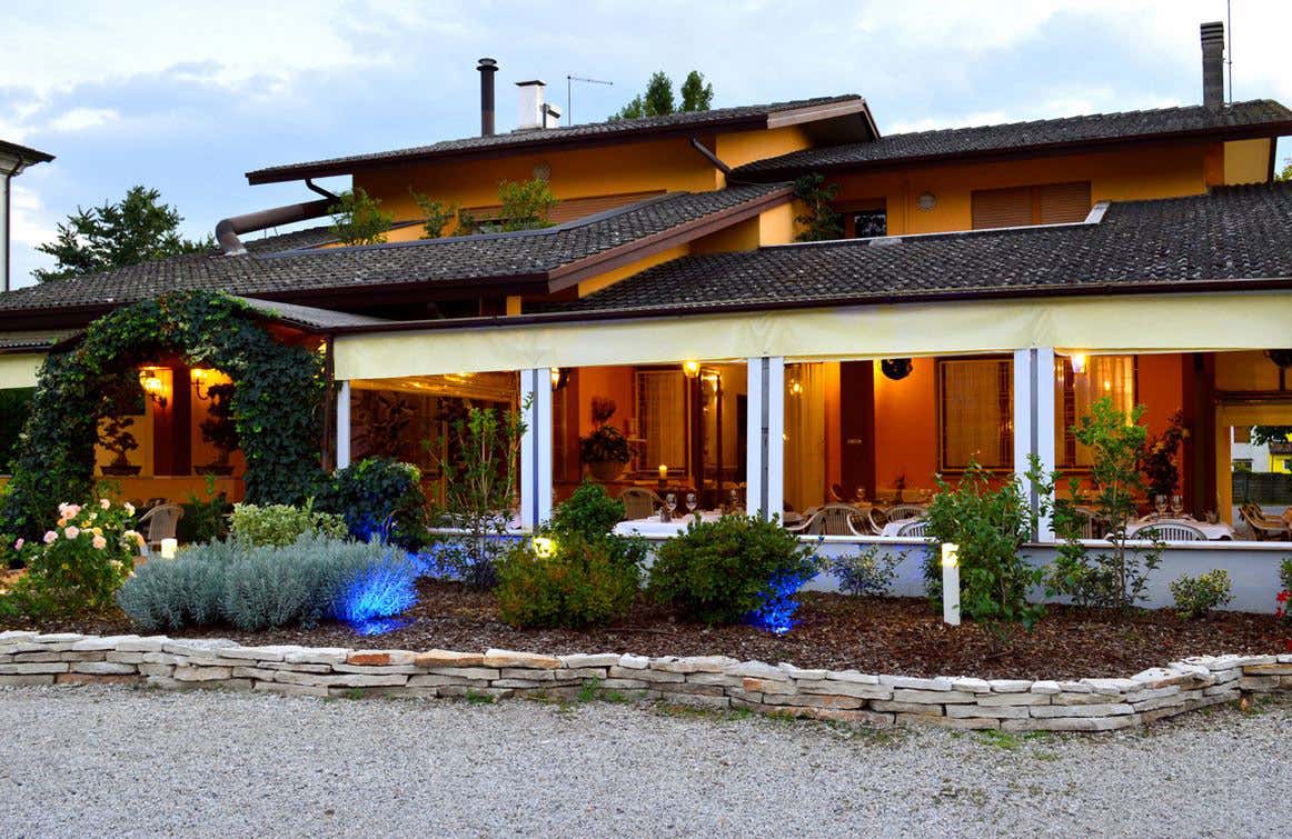 La villetta da Roberto di Abano Terme - Esterno Giorno La villetta da Roberto di Abano Terme - Esterno Giorno