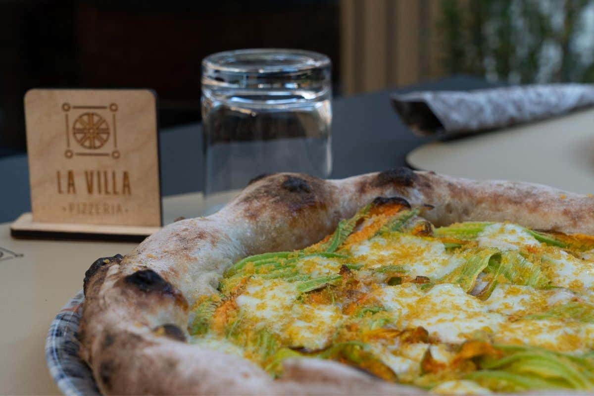 La Villa, da scuderia a fucina del gusto: una pizza con radici nella storia La Villa, da scuderia a fucina del gusto: una pizza con radici nella storia