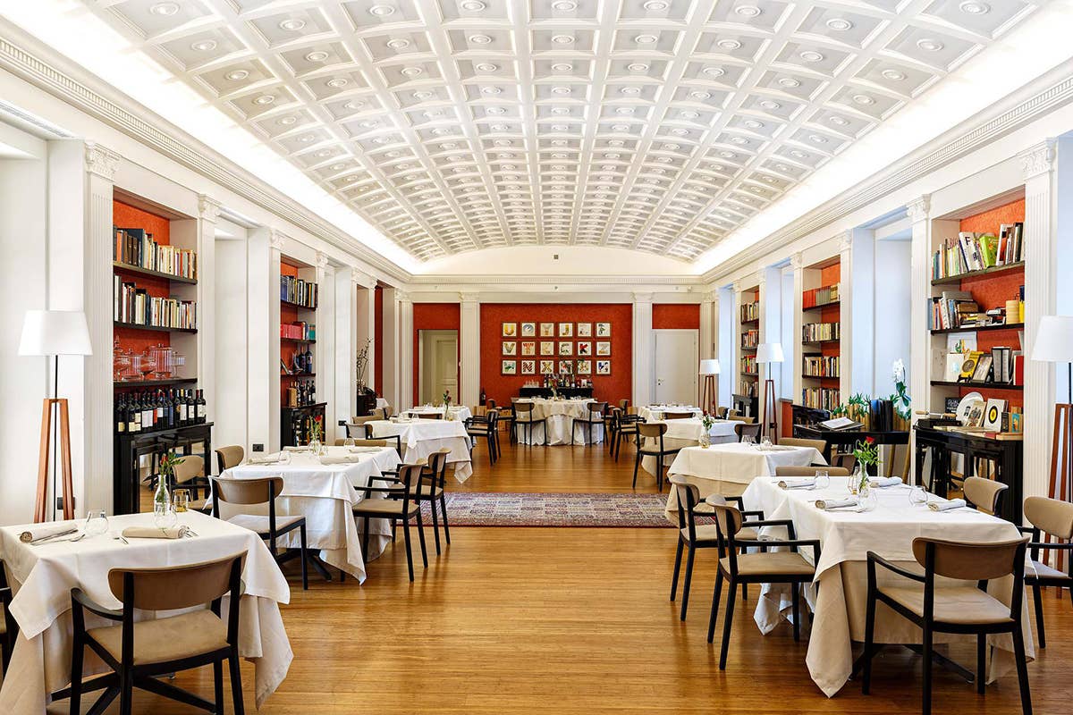 La sala del ristorante Il labirinto più grande al mondo? Nel Parmense dove si può mangiare e dormire