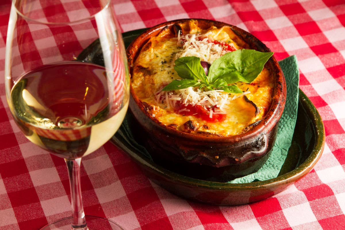 Con le Lasagne vino bianco o rosso? Decanter le elogia e dice cosa abbinare