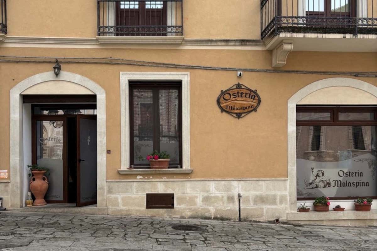 Abbiamo sollevato la toque a Michele Pagnotta:
generoso, autentico, calabrese
Abbiamo sollevato la toque a Michele Pagnotta:
generoso, autentico, calabrese