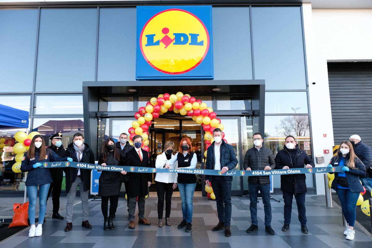 Il taglio del nastro a San Vittore Olona  Lidl investe 25 milioni e apre quattro nuovi store