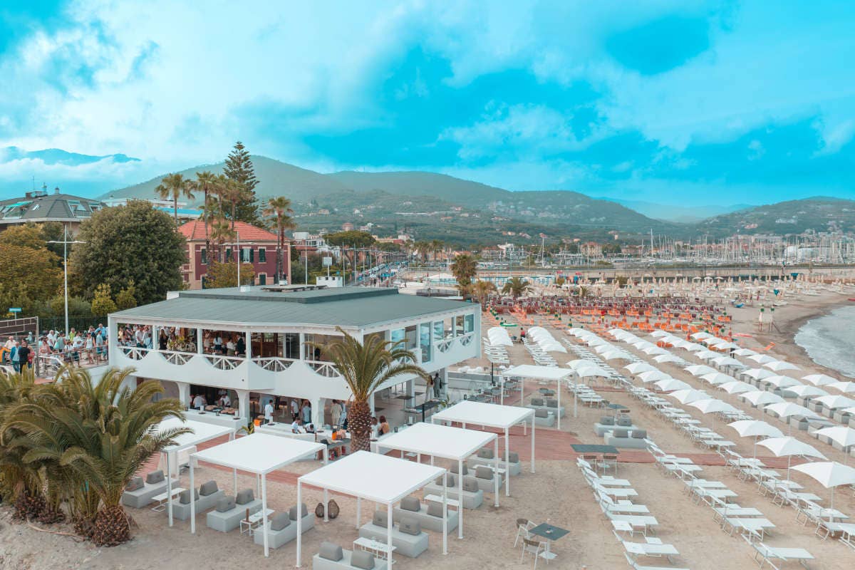 Lido Marinella Apre La Marinella nuovo lido a Loano