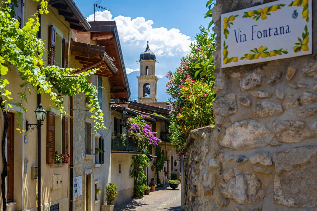 Una perla del lago di Garda entra nei Borghi più belli d’Italia Una perla del lago di Garda entra nei Borghi più belli d’Italia