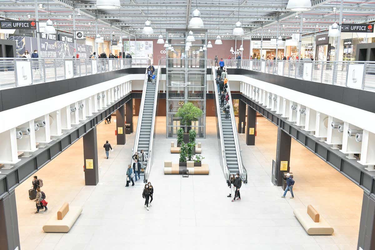 Una parte del centro commerciale&nbsp; Una nuova food court per il Lingotto di Torino
