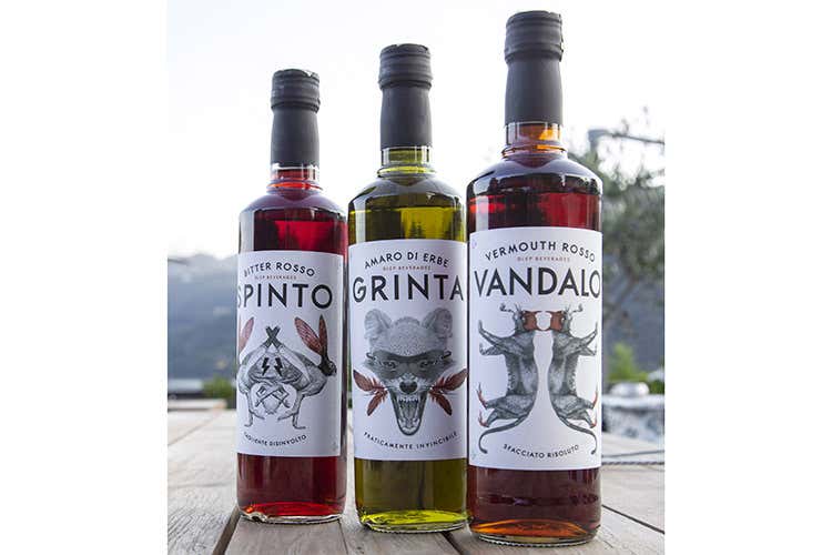 (Nuovo look per vermouth e bitter Gli animali onirici di Glep in etichetta) (Nuovo look per vermouth e bitter Gli animali onirici di Glep in etichetta)