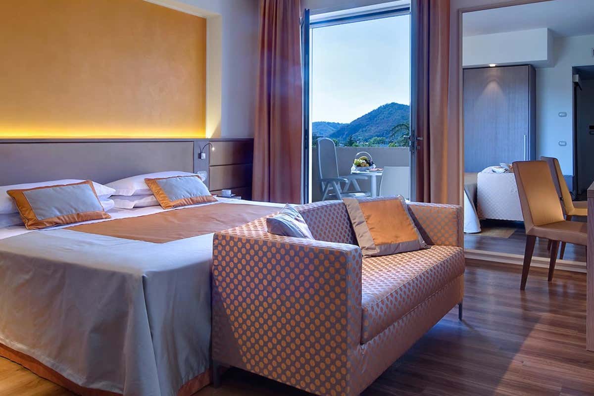 Una pensione... in vacanza: la scelta insolita di un 91enne di vivere in hotel