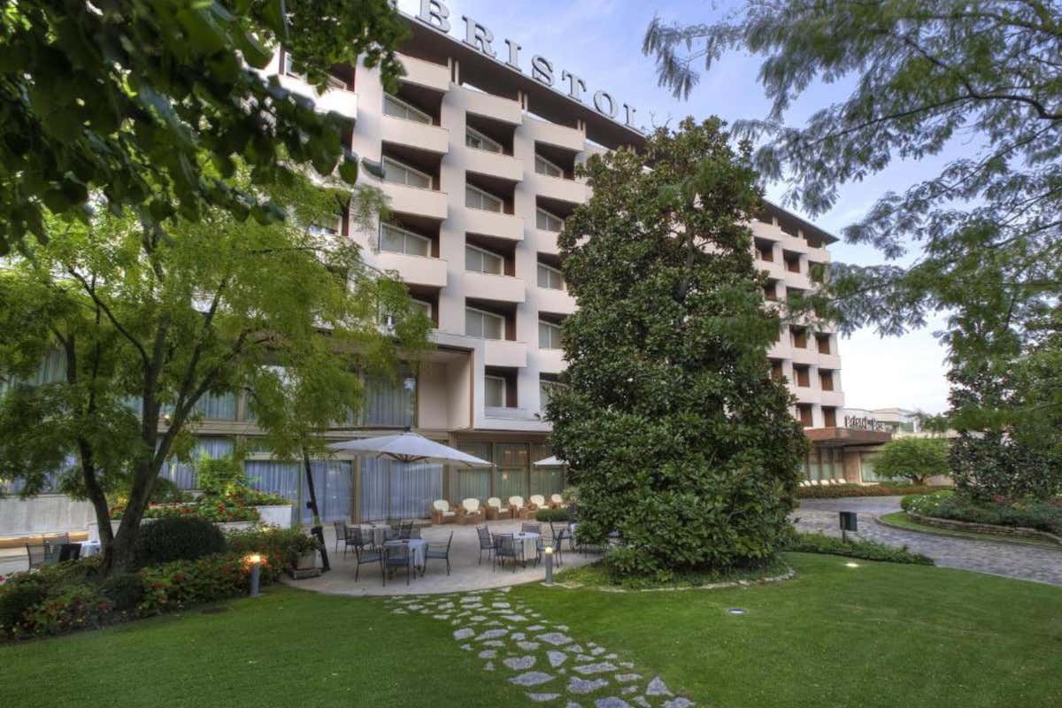 Una pensione... in vacanza: la scelta insolita di un 91enne di vivere in hotel