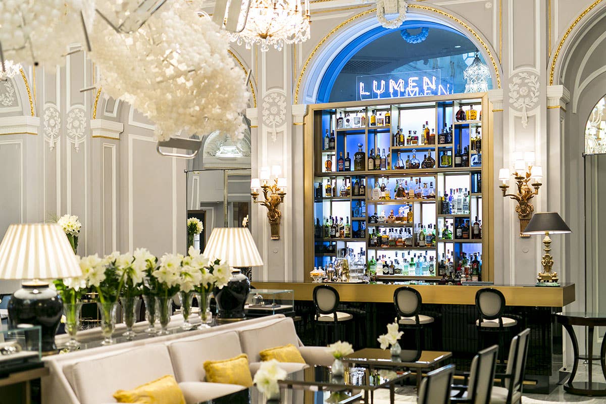 Lounge Bar Lumen La nuova era del St. Regis Rome tra storia, arte e progresso