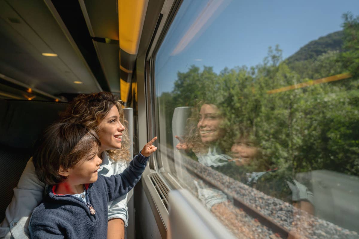 In treno con i bambini: guida per un viaggio sereno e divertente