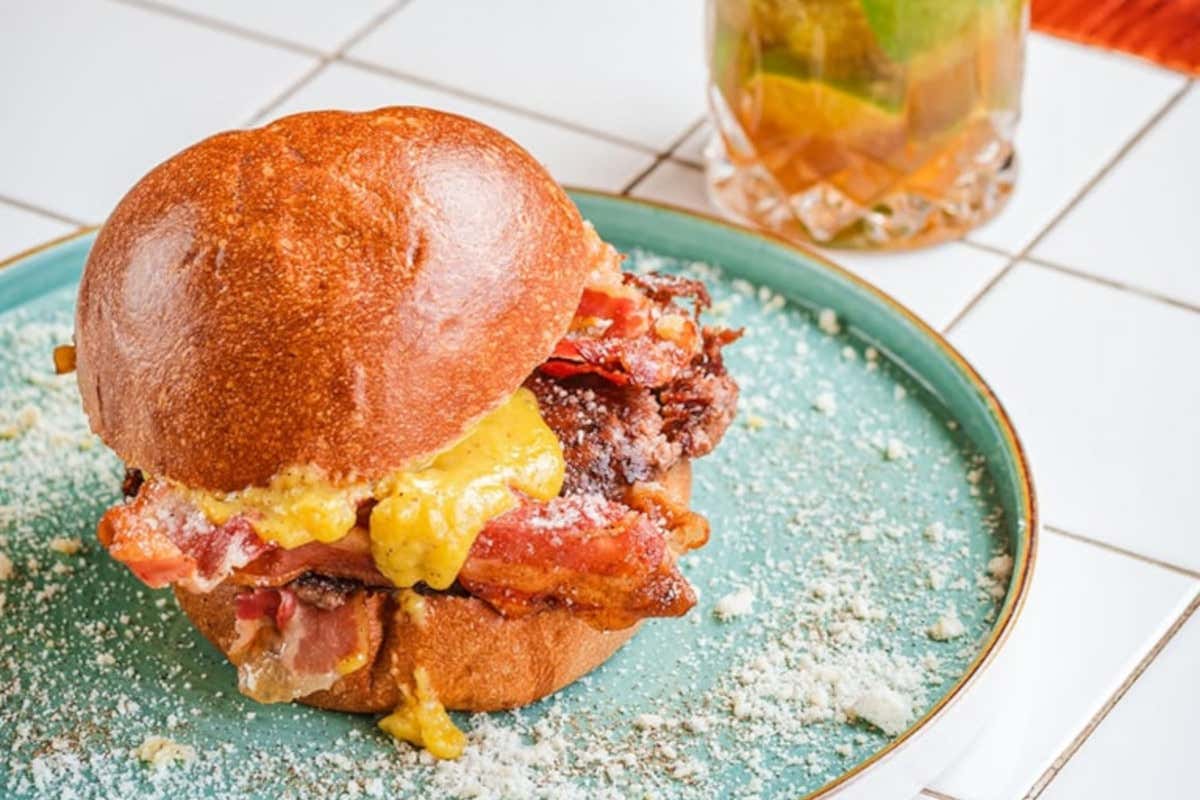 Un angolo di Roma dove il BBQ incontra la pasta e l’arte del cocktail Un angolo di Roma dove il BBQ incontra la pasta e l’arte del cocktail